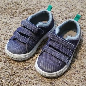 Cat and Jack boys shoes size 6